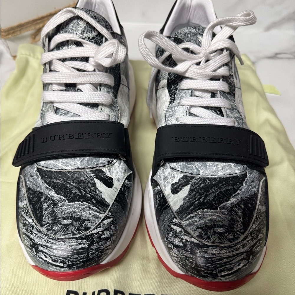 Burberry Black and White leather Sneakers size 12